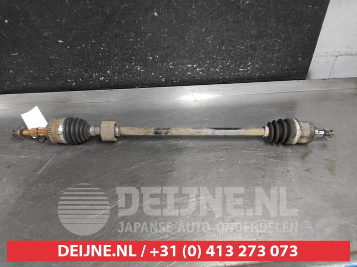 Suzuki Swift Aandrijfas rechts-voor O695623