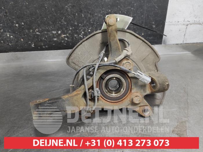 Suzuki Swift Fusee rechts-voor O695560