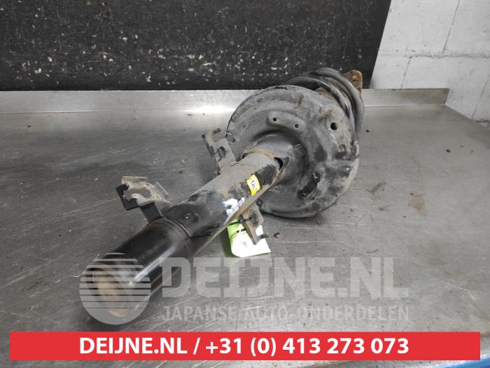 Nissan X-Trail Stoßdämpferstrebe links vorne O695651