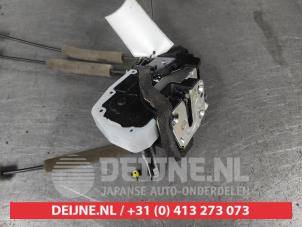 Nissan X-Trail Door lock mechanism 4-door, front left O695664 photo 2