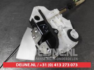 Mazda 3 Türschlossmechanik 4-türig rechts hinten O695702 foto 2