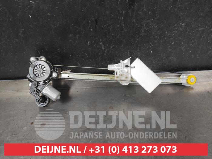 Mazda 3 Ruitmechaniek 2Deurs rechts-achter O695703