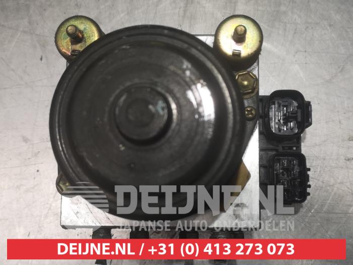 Gebruikte ABS Pomp Toyota Land Cruiser 90 (J9) 3.0 TD Prijs € 150,00 Margeregeling aangeboden door V.Deijne Jap.Auto-onderdelen BV