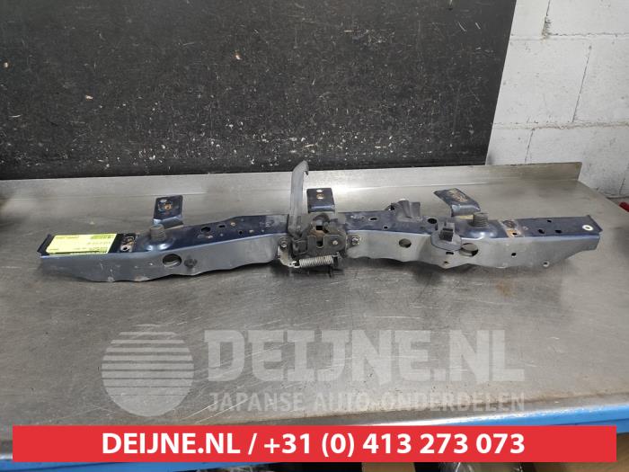 Toyota Auris Schlossträger vorne O695952