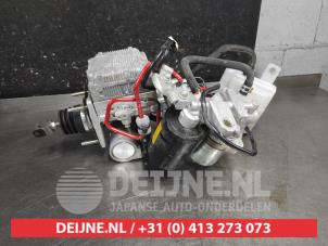 Gebruikte Rembol Toyota Auris (E15) 1.8 16V HSD Full Hybrid Prijs € 50,00 Margeregeling aangeboden door V.Deijne Jap.Auto-onderdelen BV