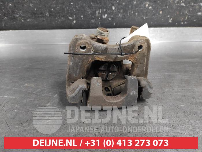 Suzuki Swift Remklauw (Tang) links-achter O696038