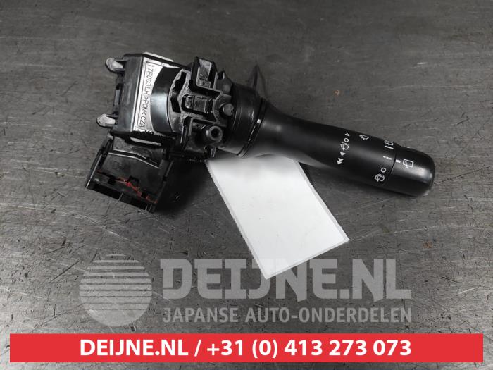Toyota Yaris Scheibenwischer Schalter O696073