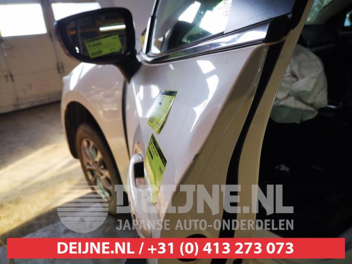 Mazda 3 Tür 4-türig links vorne O696078