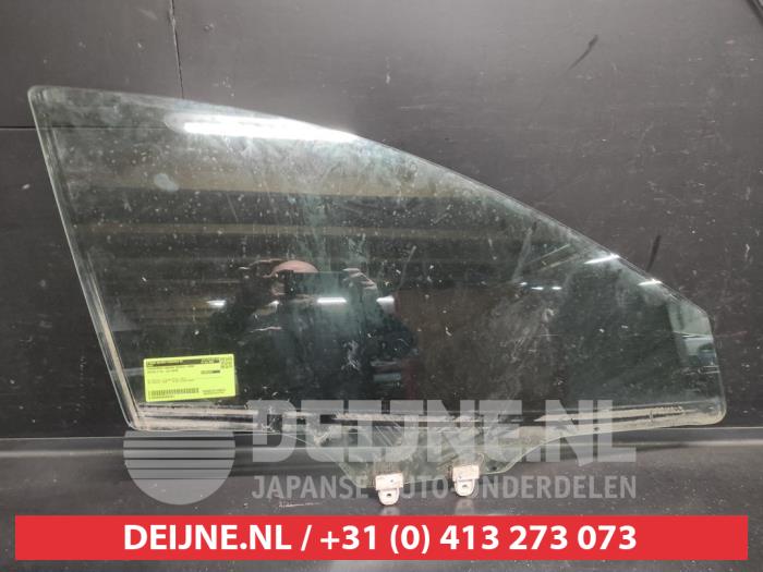 Mazda 3 Türscheibe 4-türig rechts vorne O696101