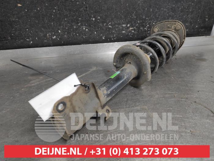 Mitsubishi Colt Stoßdämpferstrebe rechts vorne O696138