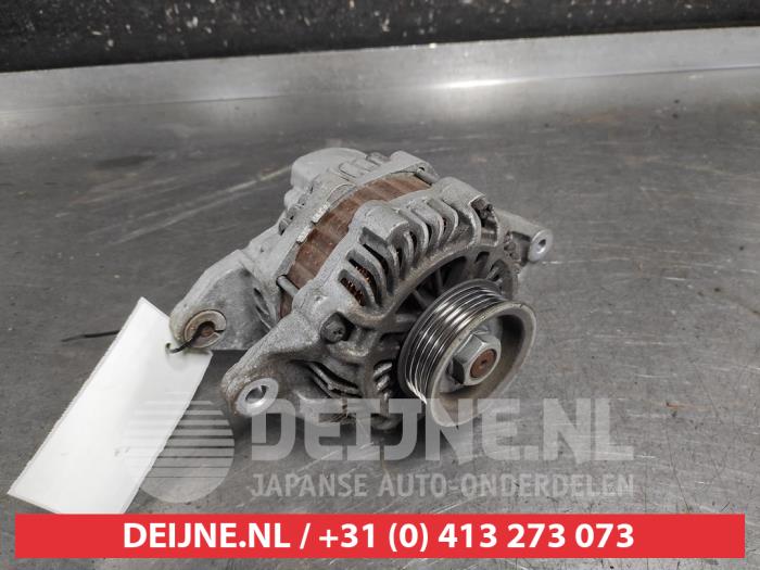 Gebruikte Dynamo Mitsubishi Colt (Z2/Z3) 1.3 16V Prijs € 25,00 Margeregeling aangeboden door V.Deijne Jap.Auto-onderdelen BV