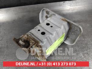 Toyota Yaris Front bumper bracket, right O696184 photo 2