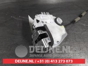 Toyota Yaris Deurslot Mechaniek 4Deurs rechts-achter O696427 foto 2