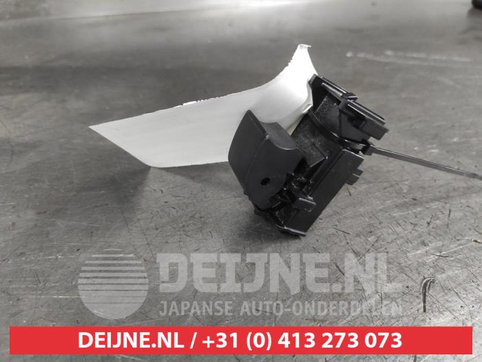 Toyota Yaris Electric window switch O696428