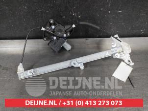 Toyota Yaris Ruitmechaniek 4Deurs rechts-achter O696430 foto 2