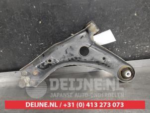 Toyota Yaris Querlenker unten rechts vorne O696441 foto 2