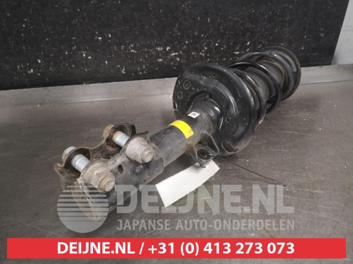 Toyota Yaris Front shock absorber rod, right O696448