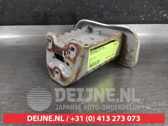 Toyota Verso-S Bumpersteun links-voor O696748