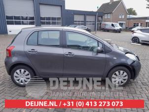 Gebruikte Driehoeks Ruit rechts-voor Toyota Yaris II (P9) 1.3 16V VVT-i Prijs € 35,00 Margeregeling aangeboden door V.Deijne Jap.Auto-onderdelen BV