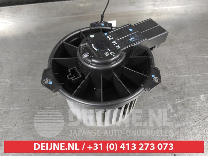 Mitsubishi Space Star Kachel Ventilatiemotor O696976