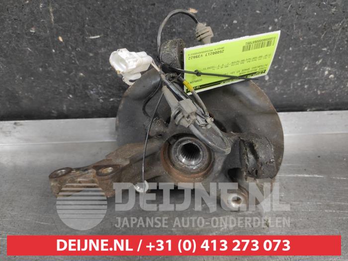 Mitsubishi Space Star Fusee rechts-voor O697051