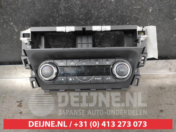 Mazda 3 Heater control panel O697121