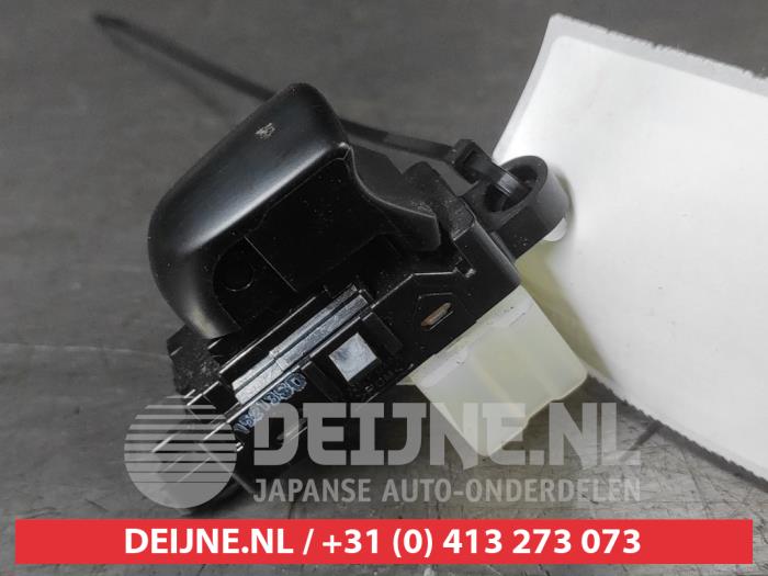 Nissan Qashqai Elektrisch Raam Schakelaar O697144
