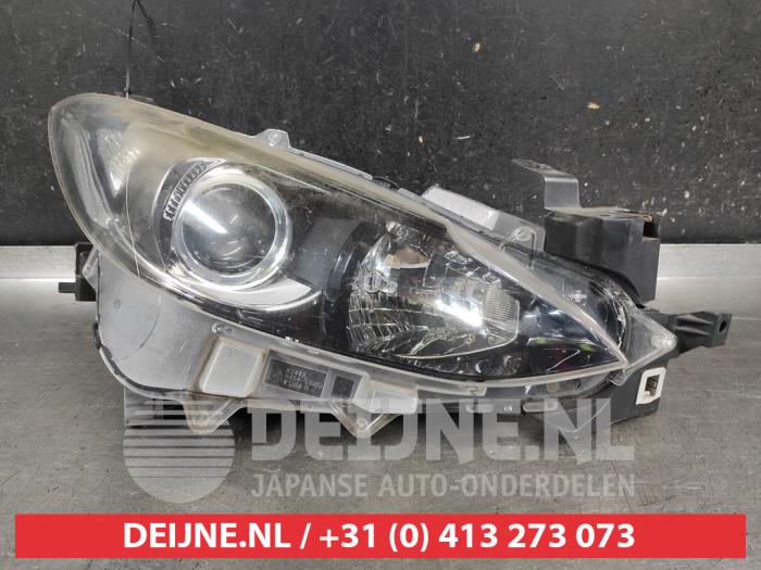 Mazda 3 Headlight, right O697153