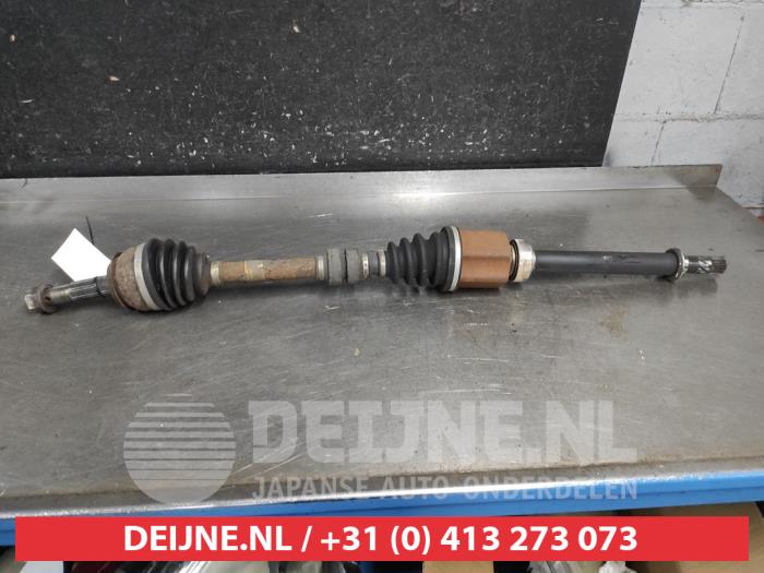 Gebruikte Steekas rechts-voor Nissan Qashqai (J11) 1.5 dCi DPF Prijs € 75,00 Margeregeling aangeboden door V.Deijne Jap.Auto-onderdelen BV