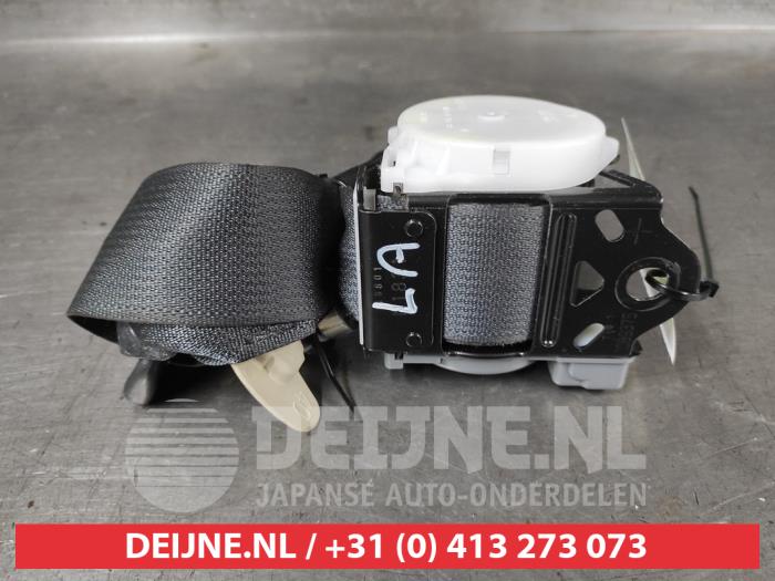 Mitsubishi Outlander Rear seatbelt, left O697297