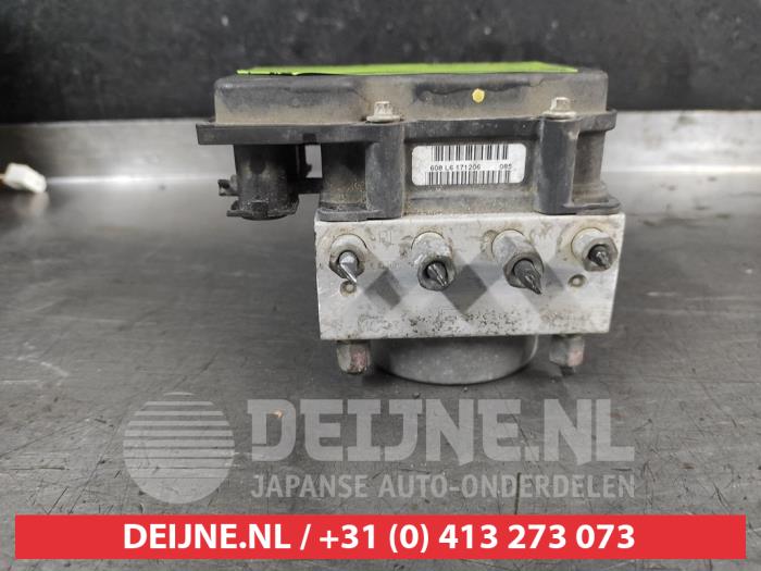 ABS Pomp van een Suzuki SX4 (EY/GY) 1.6 16V VVT Comfort,Exclusive Autom. 2007