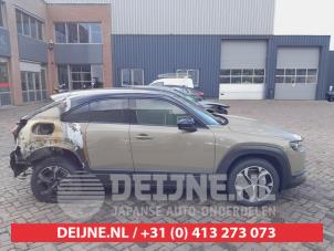 Gebruikte Ruit Extra 4Deurs rechts-achter Mazda MX-30 e-SkyActiv R-EV 170 Prijs op aanvraag aangeboden door V.Deijne Jap.Auto-onderdelen BV