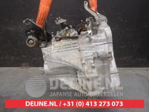 Toyota Yaris Versnellingsbak O697660 foto 2