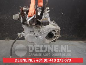 Toyota Yaris Versnellingsbak O697660 foto 3