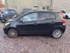Driehoeks Ruit links-voor van een Toyota Yaris II (P9), 2005 / 2014 1.33 16V Dual VVT-I, Hatchback, Benzine, 1.329cc, 74kW (101pk), FWD, 1NRFE, 2008-11 / 2011-12, NSP90 2009