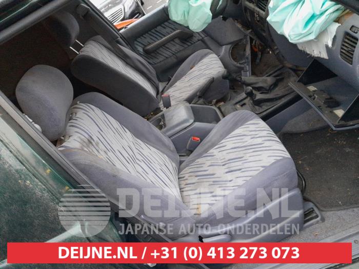 Toyota Landcruiser Sitz rechts O697849