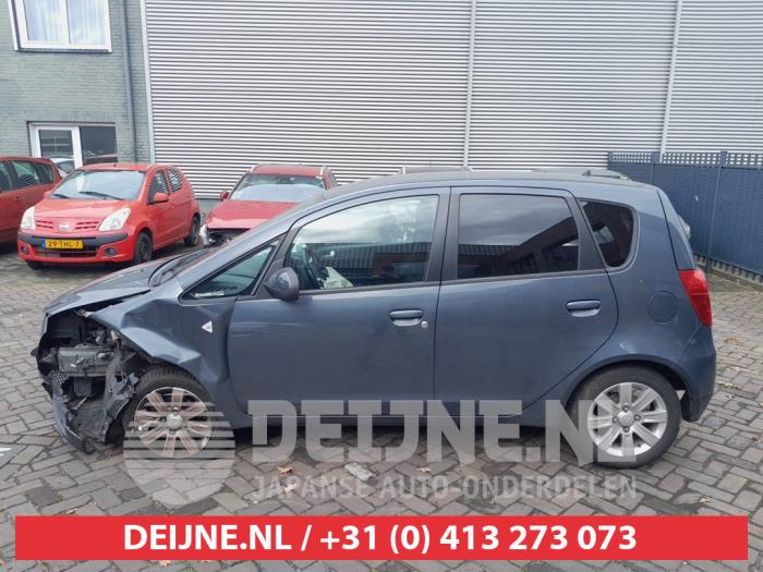 Mitsubishi Colt Extra window 4-door, left O698015