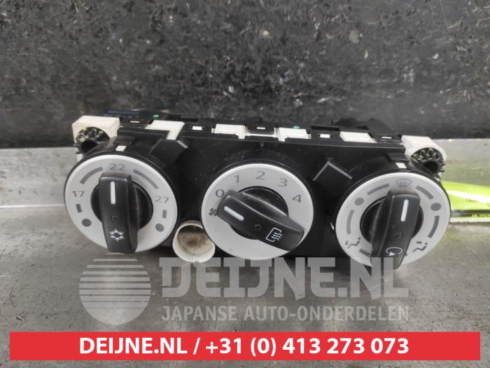 Mitsubishi Colt Heater control panel O698035