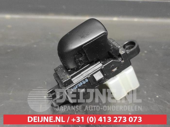 Nissan Qashqai Elektrisch Raam Schakelaar O698049