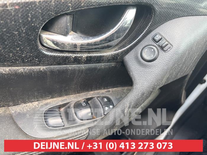 Nissan X-Trail Kombischalter Fenster O698093