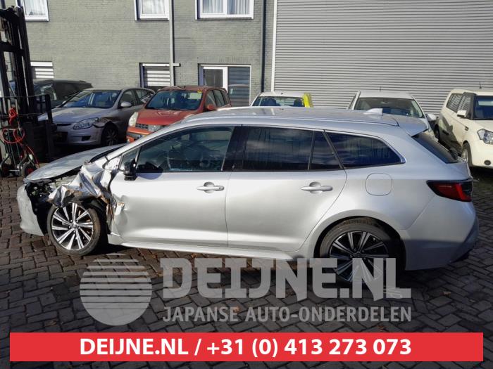 Toyota Corolla Türscheibe 4-türig links hinten O698188