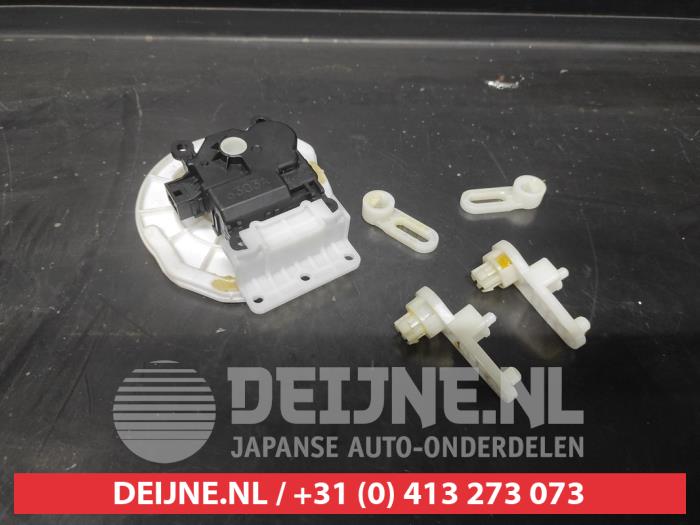 Mazda CX-3 Heizventil Motor O698236