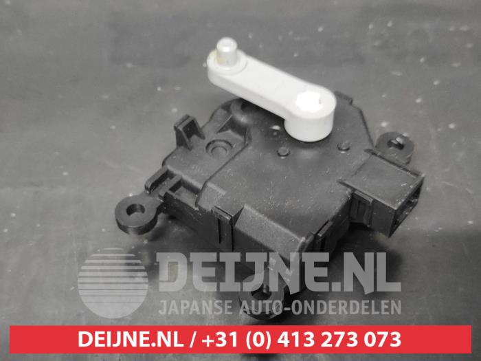 Mazda CX-3 Heizventil Motor O698237