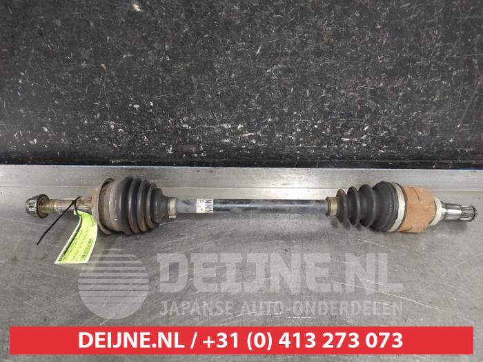 Toyota Yaris Aandrijfas links-voor O698349