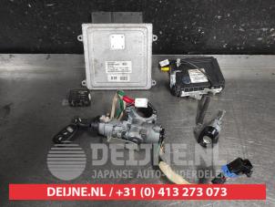 Kia Carens Slotenset Cilinder (compleet) O698528 foto 2
