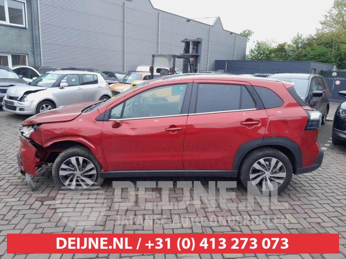 Suzuki S-Cross Extra window 4-door, left O698540