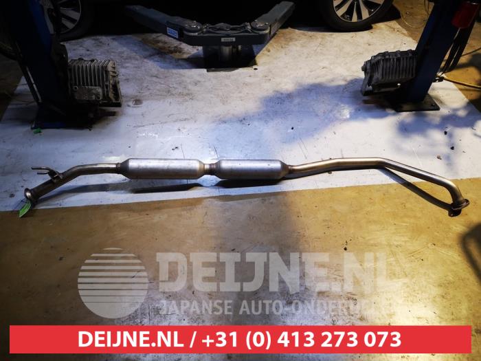 Gebruikte Uitlaat Middendemper Suzuki S-Cross (JY) 1.4 Boosterjet Smart Hybrid AllGrip Prijs € 150,00 Margeregeling aangeboden door V.Deijne Jap.Auto-onderdelen BV
