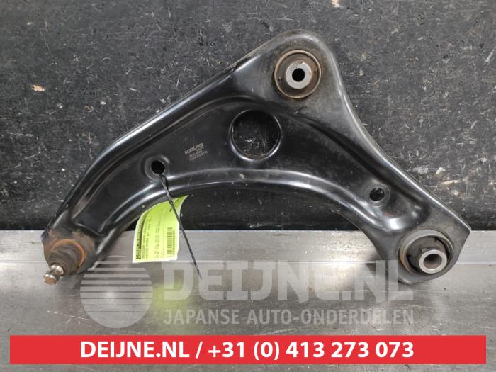 Nissan Micra Draagarm onder links-voor O698648