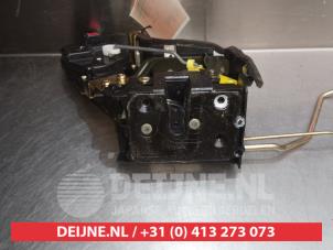 Kia Rio Front door lock mechanism 4-door, right O280919 photo 3