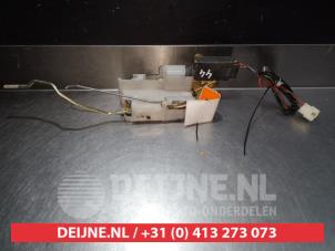 Mazda 323F Türschlossmechanik 4-türig rechts vorne O280641 foto 2